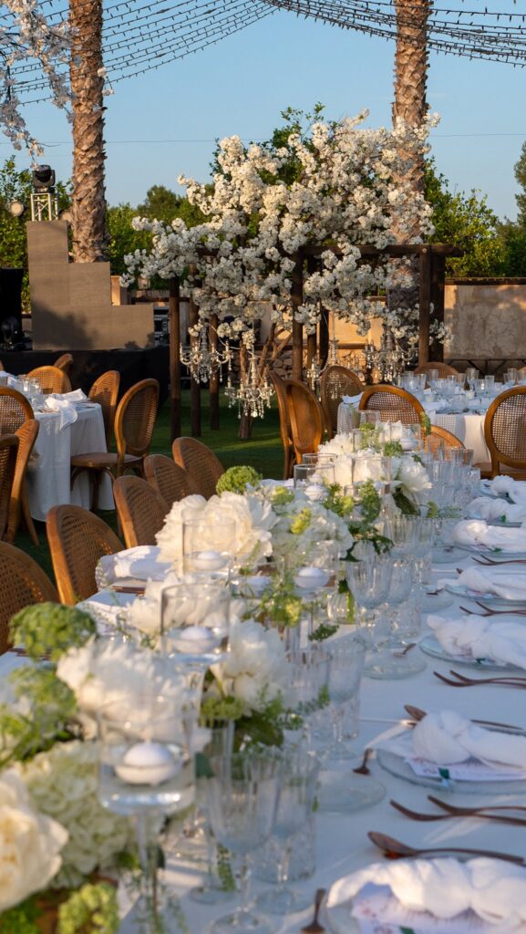 Decoración con flores para una boda: transforma tu gran día con estilo y emoción