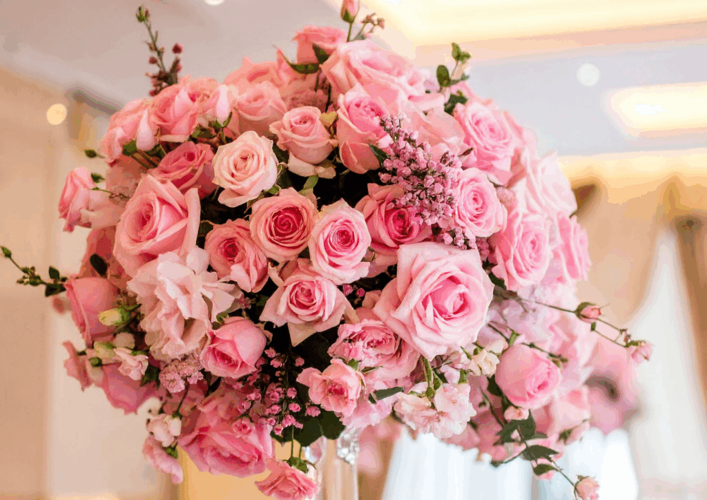 Centros de mesa con flores naturales de temporada: opciones frescas y sostenibles